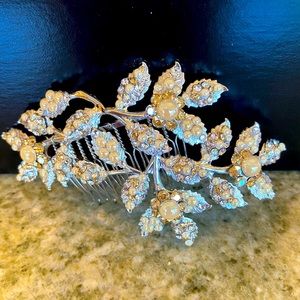 Bridal Comb by Thomas Knoell